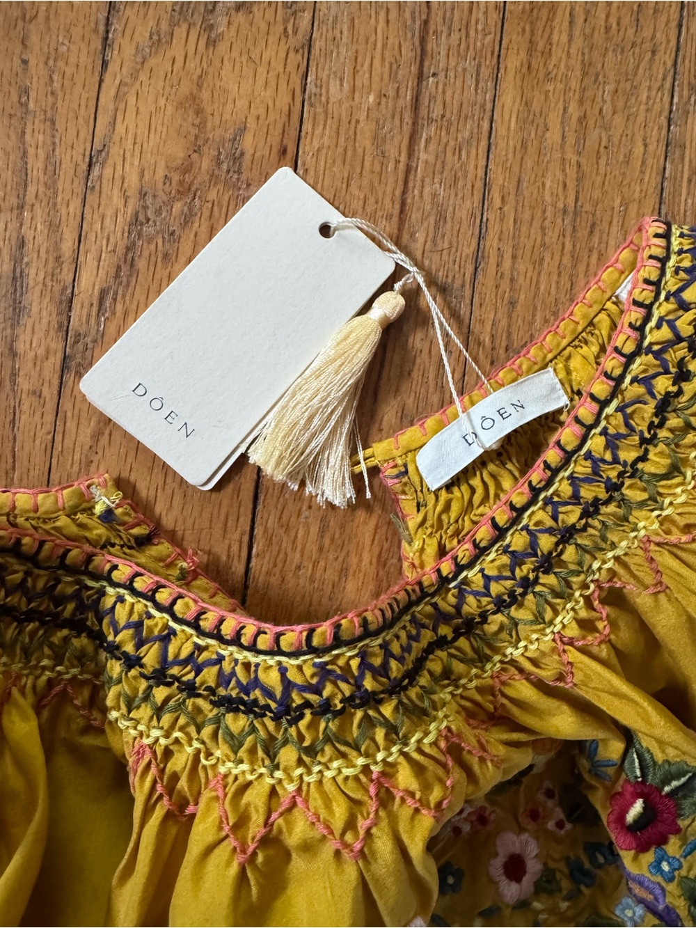 Doen Antonella Yellow Embroidered Cropped Peasant Top - Picture 4 of 4